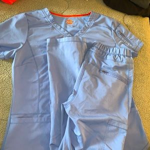 Dickies scrub top and pants set